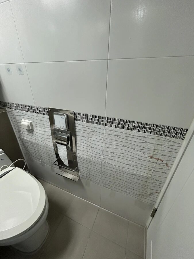 파주 욕실타일교체 전 금 간 장식 타일